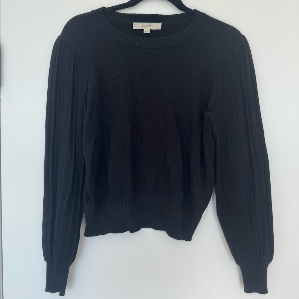 LOFT Women’s Black Crewneck Sweater M